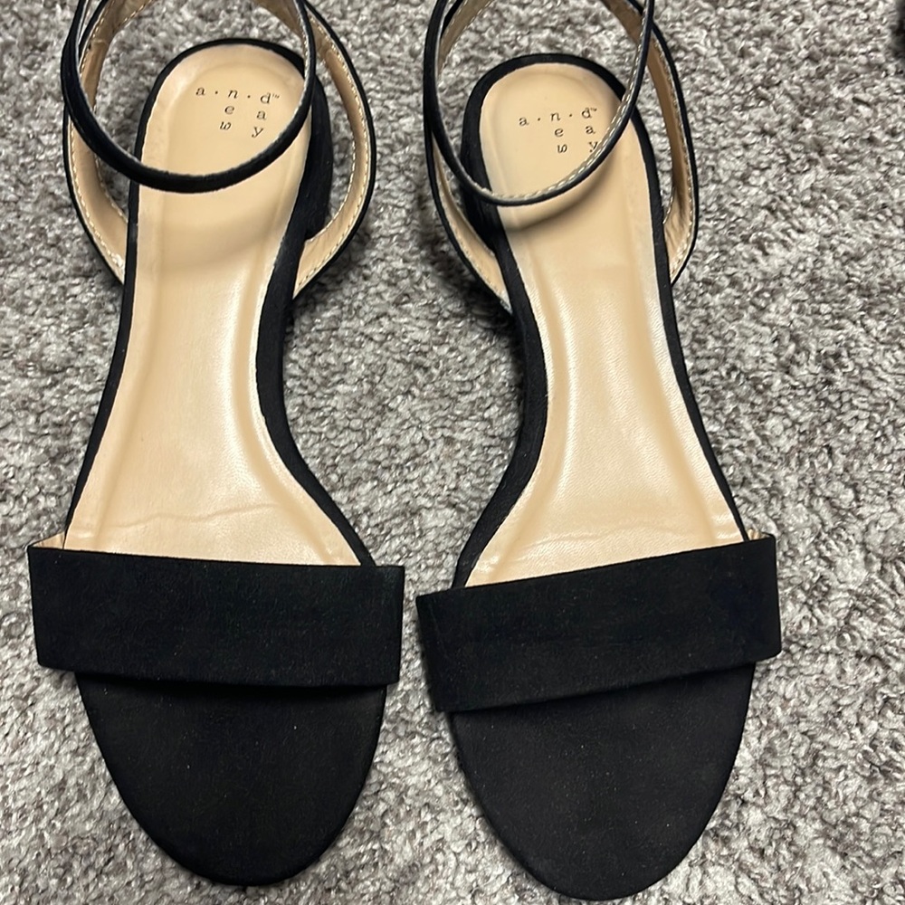 Woman black sandals
